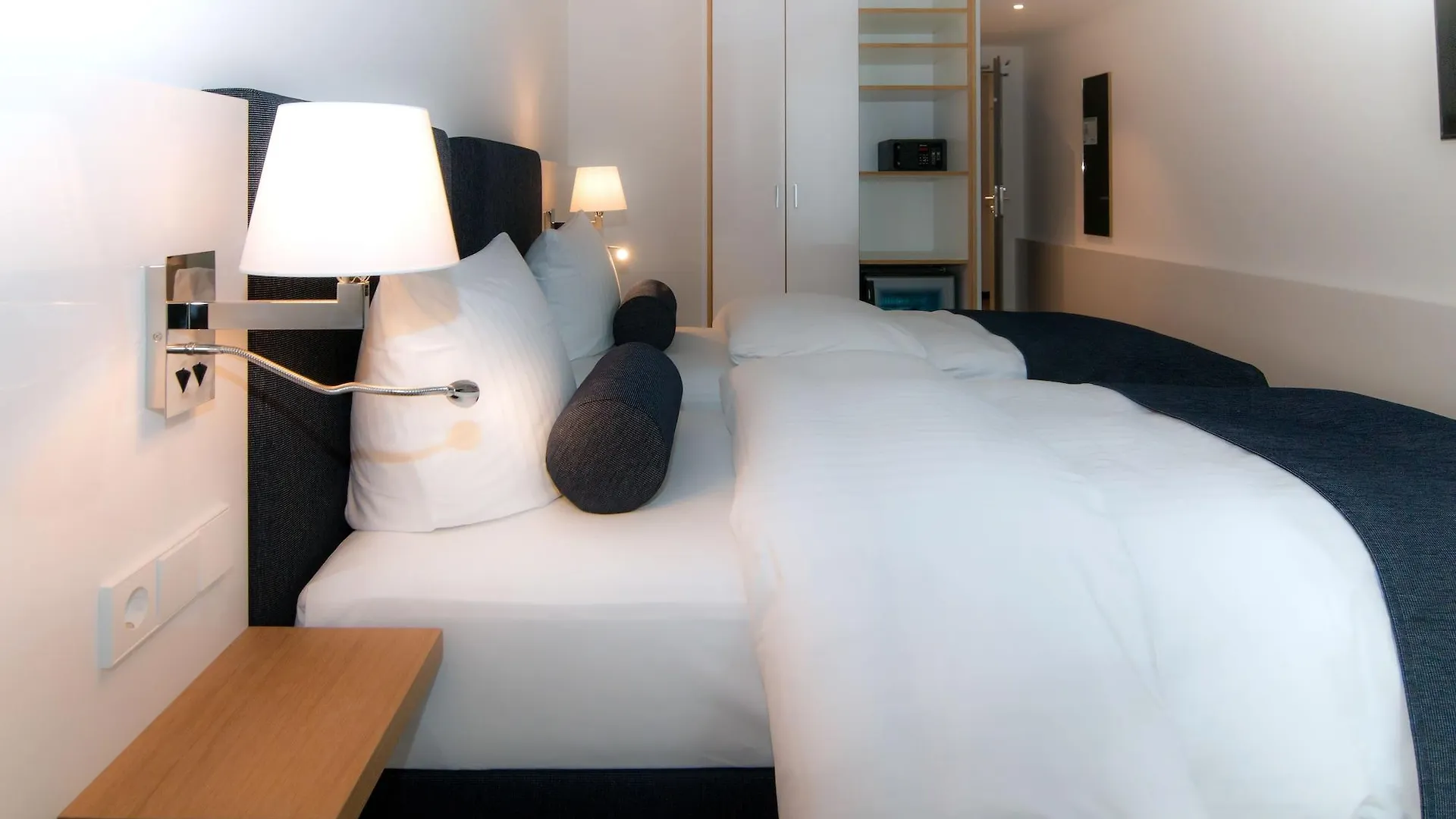 Bayer 89 VI Vadi Hotel München