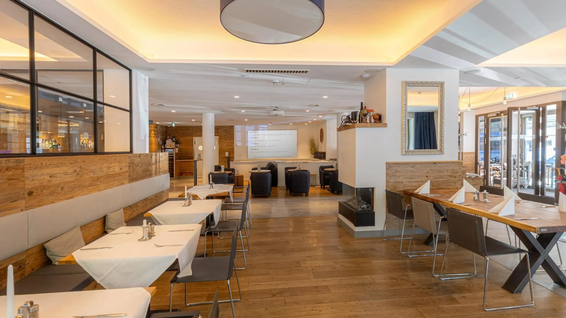 ***  Bayer 89 VI Vadi Hotel Mnichov Německo