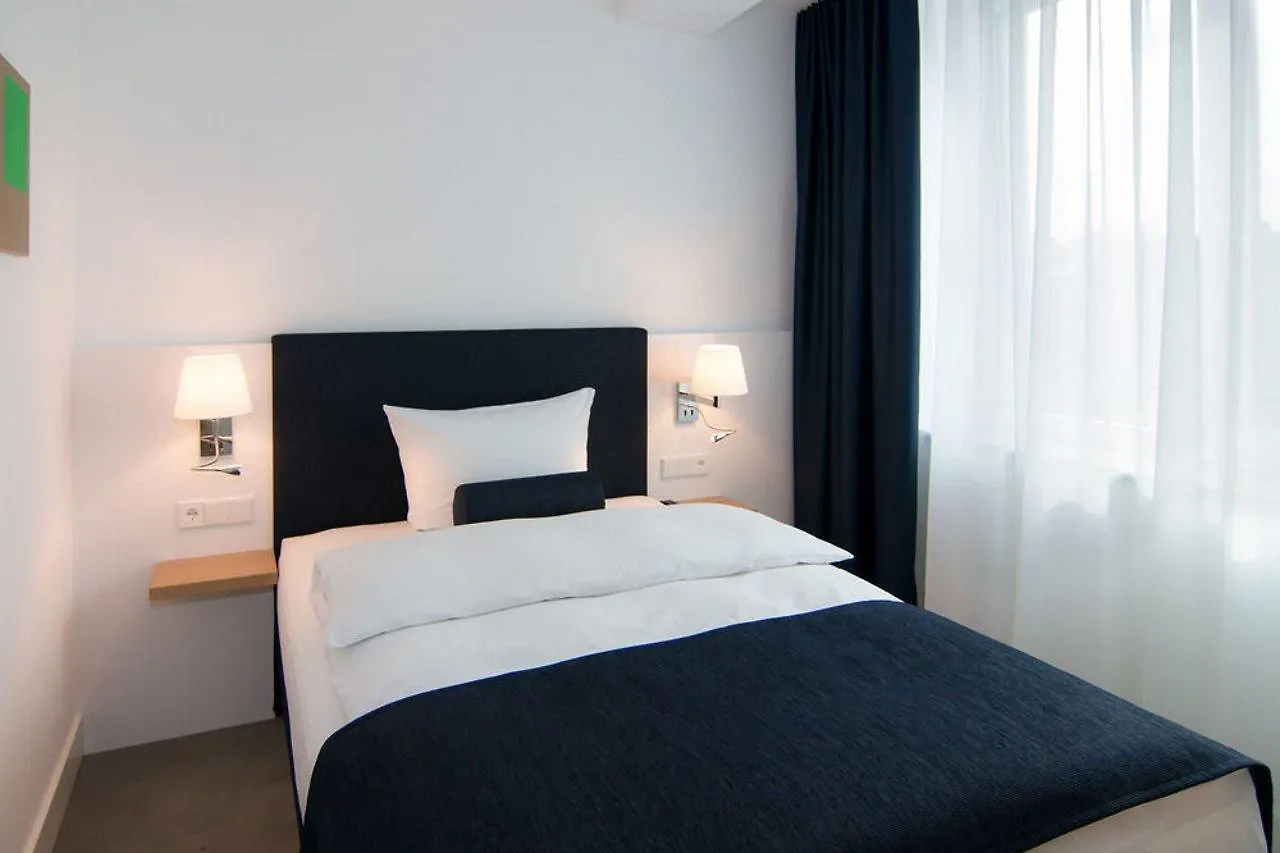 Bayer 89 VI Vadi Hotel München